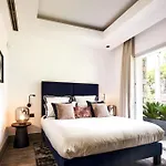 Villa A11 - Staywiz Us - Cap Sea View 5 Bdr - Ac, Rooftop Pool & Parking *
