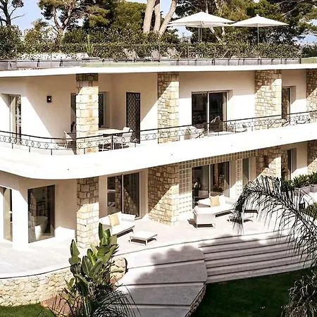 A11 - Cap Sea View 5 Bdr - Ac, Rooftop Pool & Parking Villa *