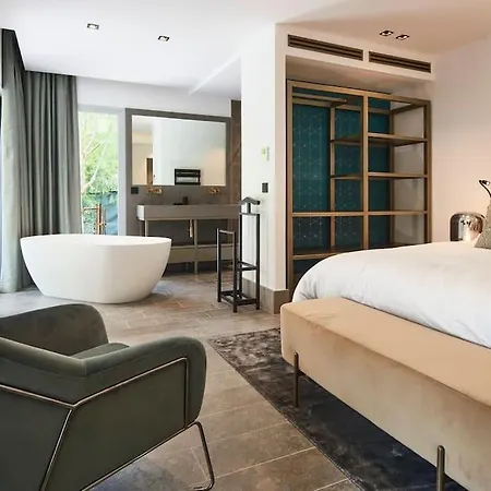 A11 - Cap Sea View 5 Bdr - Ac, Rooftop Pool & Parking Villa *