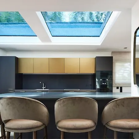 A11 - Cap Sea View 5 Bdr - Ac, Rooftop Pool & Parking Villa