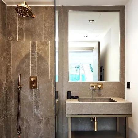 A11 - Cap Sea View 5 Bdr - Ac, Rooftop Pool & Parking *