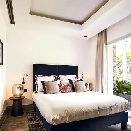Villa A11 - Cap Sea View 5 Bdr - Ac, Rooftop Pool & Parking *