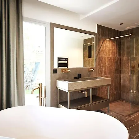 Villa A11 - Cap Sea View 5 Bdr - Ac, Rooftop Pool & Parking