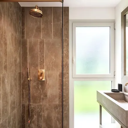 Villa A11 - Cap Sea View 5 Bdr - Ac, Rooftop Pool & Parking