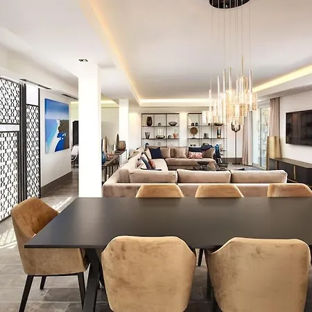 A11 - Cap Sea View 5 Bdr - Ac, Rooftop Pool & Parking *