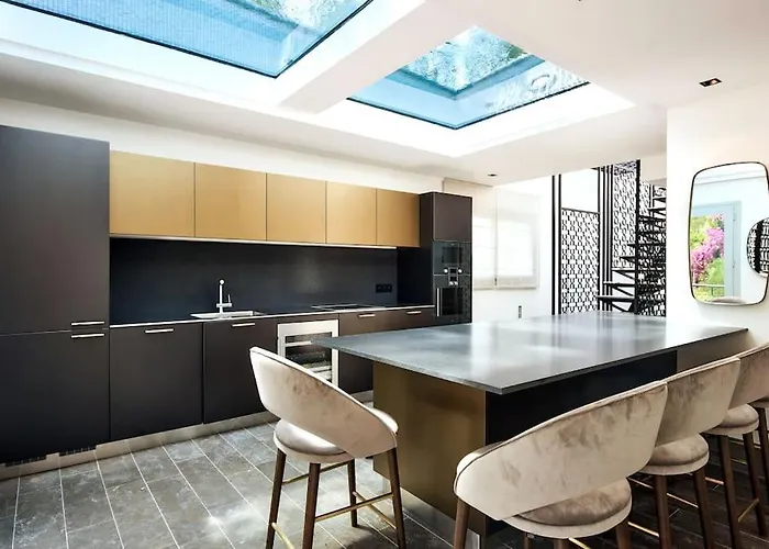 Villa A11 - Cap Sea View 5 Bdr - Ac, Rooftop Pool & Parking *